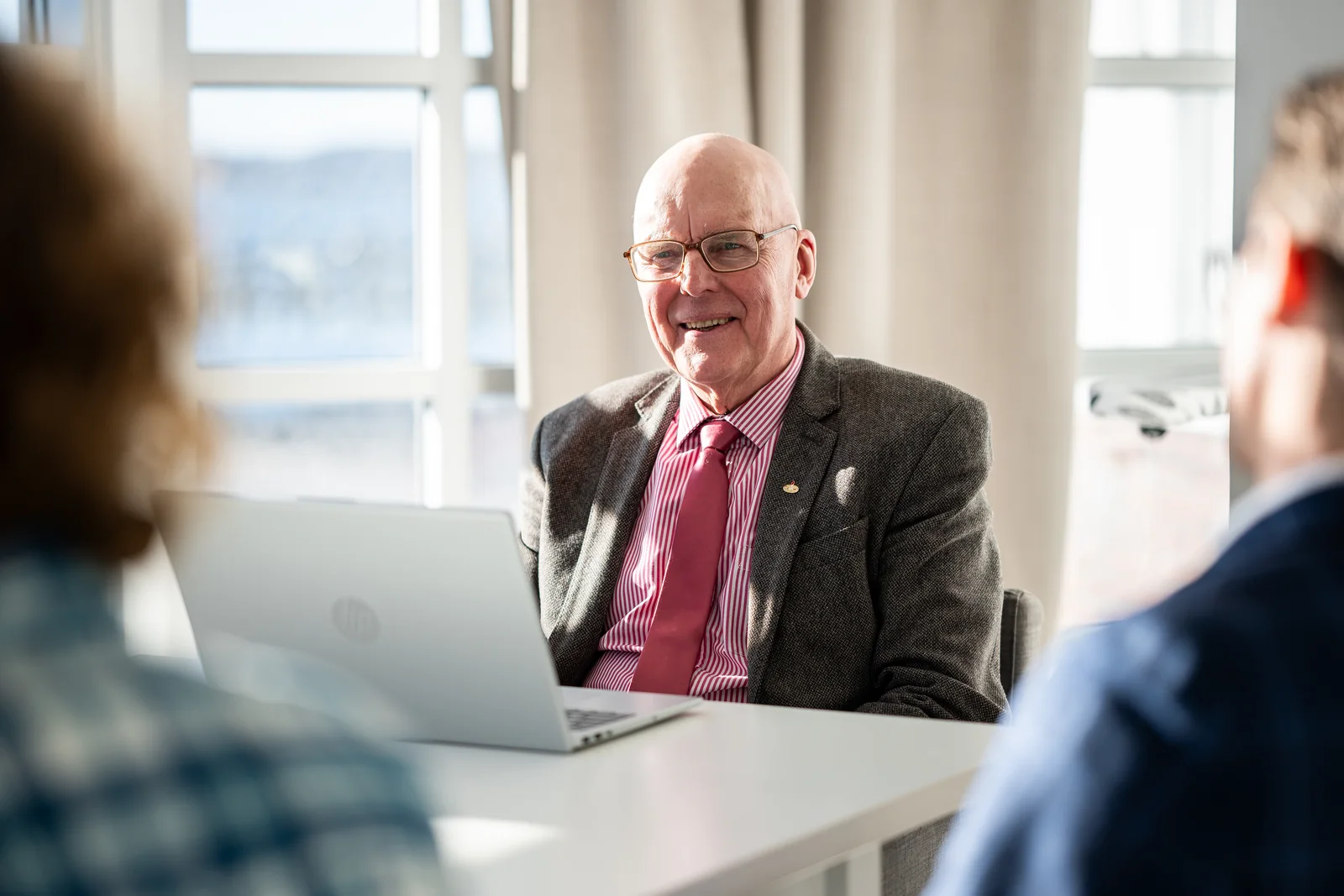 Clas Ramert in a client meeting at Skattepunkten